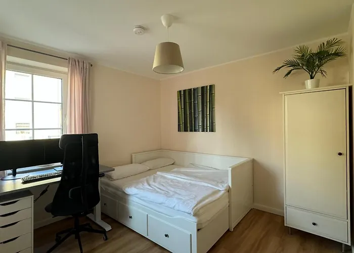 Private & Near Fairground Ганновер